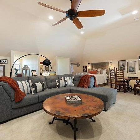 The Plantation House Boutique Inn Pflugerville Buitenkant foto
