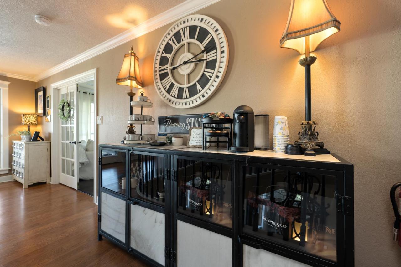 The Plantation House Boutique Inn Pflugerville Buitenkant foto