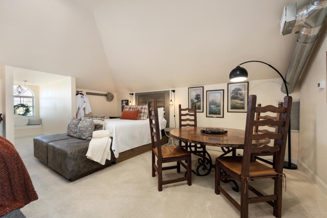The Plantation House Boutique Inn Pflugerville Buitenkant foto