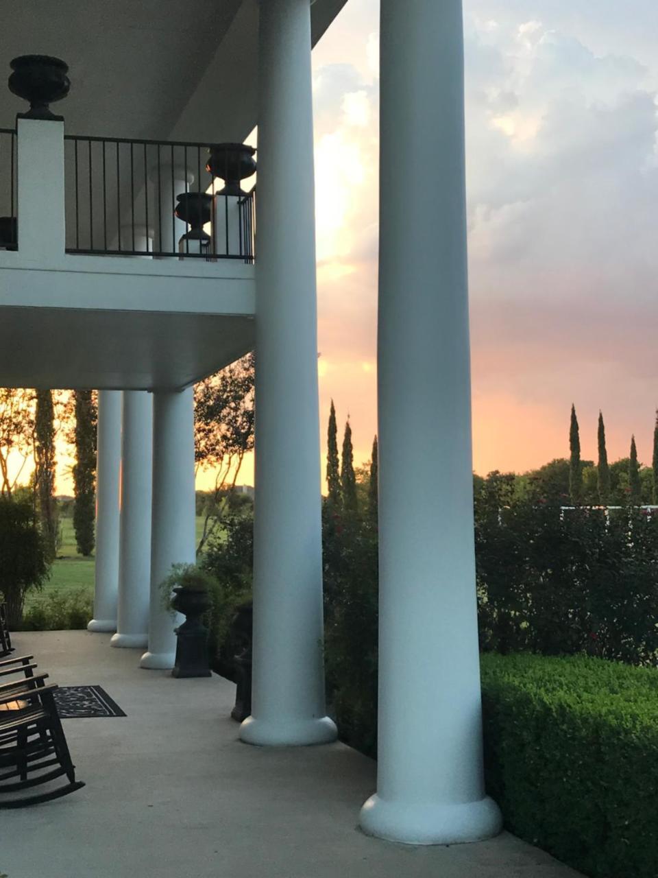 The Plantation House Boutique Inn Pflugerville Buitenkant foto