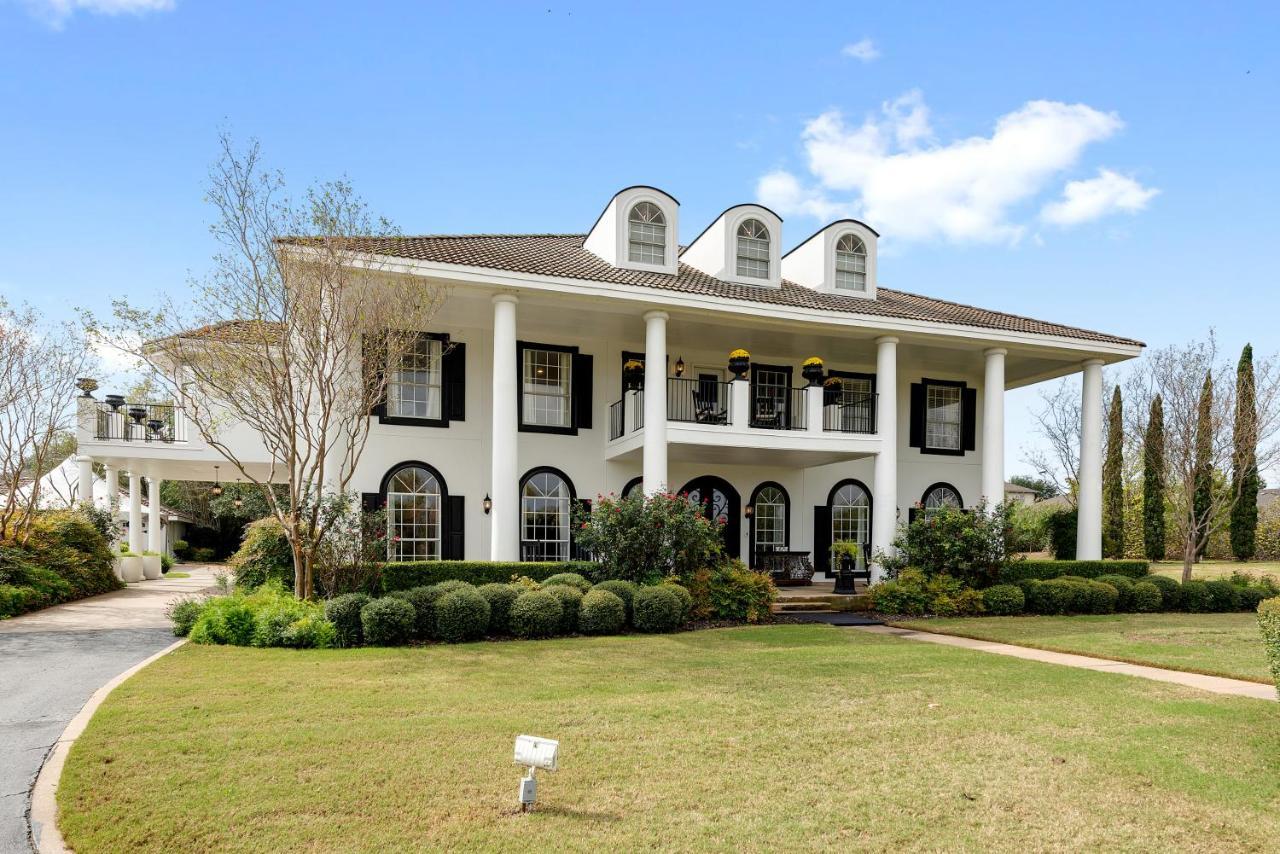 The Plantation House Boutique Inn Pflugerville Buitenkant foto